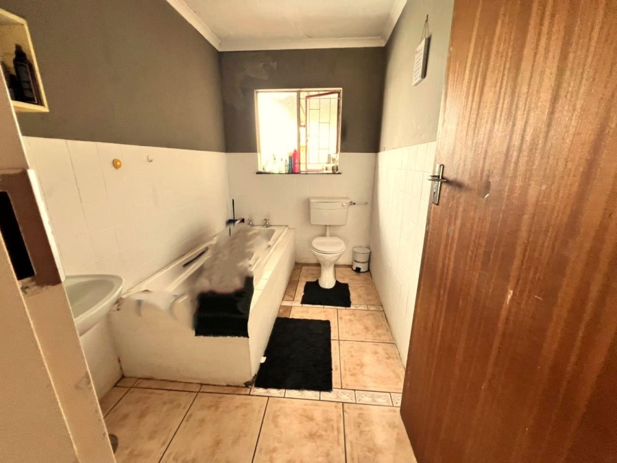 3 Bedroom Property for Sale in Lourierpark Free State